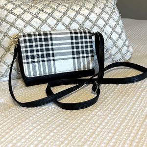 Thirty One crossbody wallet